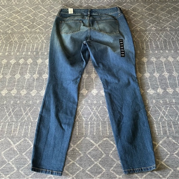 NWT Torrid New Skinny High Rise Jeans Cloverdale Wash 12R - Picture 7 of 7